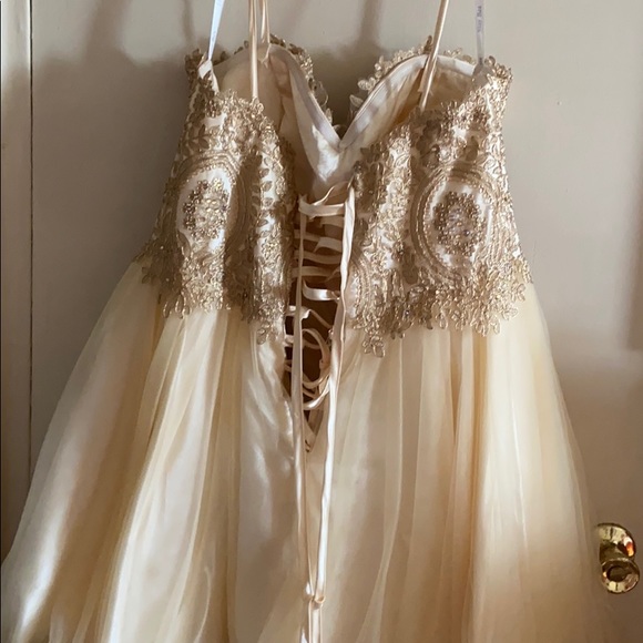 Dress - Picture 4 of 6